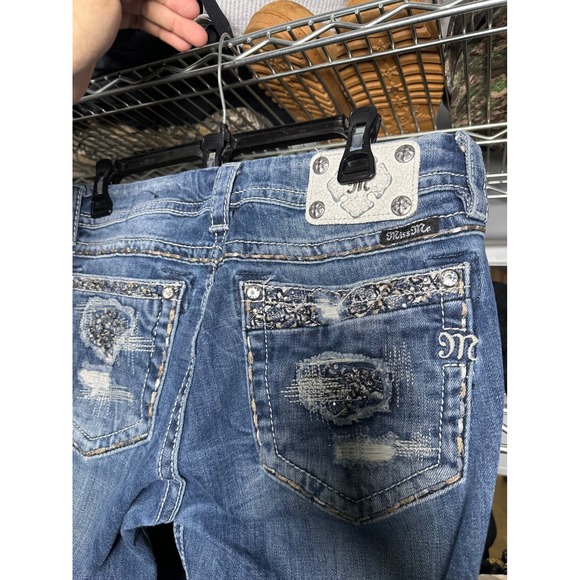 Miss Me Signature Crop Jeans Distressed Rhinestone Embellished Size 32 - Picture 4 of 5